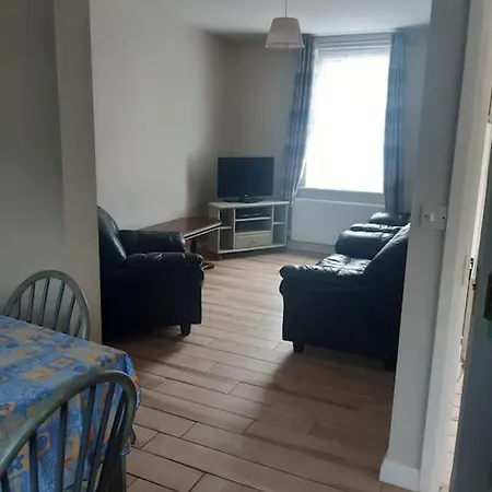 The Middle Apartment